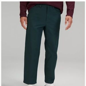 LULULEMON ABC crop relaxed pant in Utilitech fabric